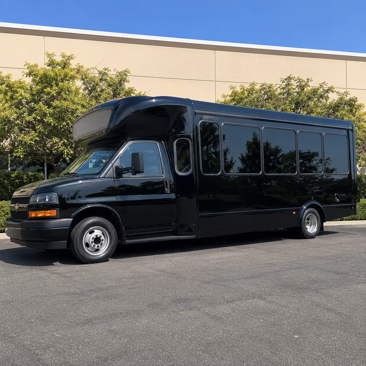 15 Passenger Party Bus Exterior