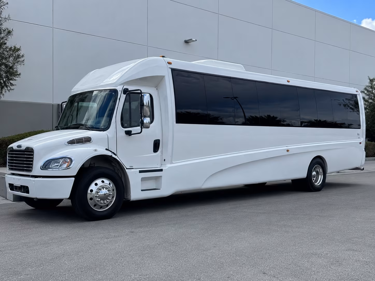 Alpharetta Birthday, Sweet 16, & Quinceañera Party Bus Rentals