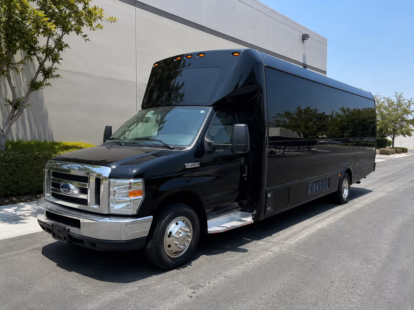 Roswell Winery Tour & Pub Crawl Transportation