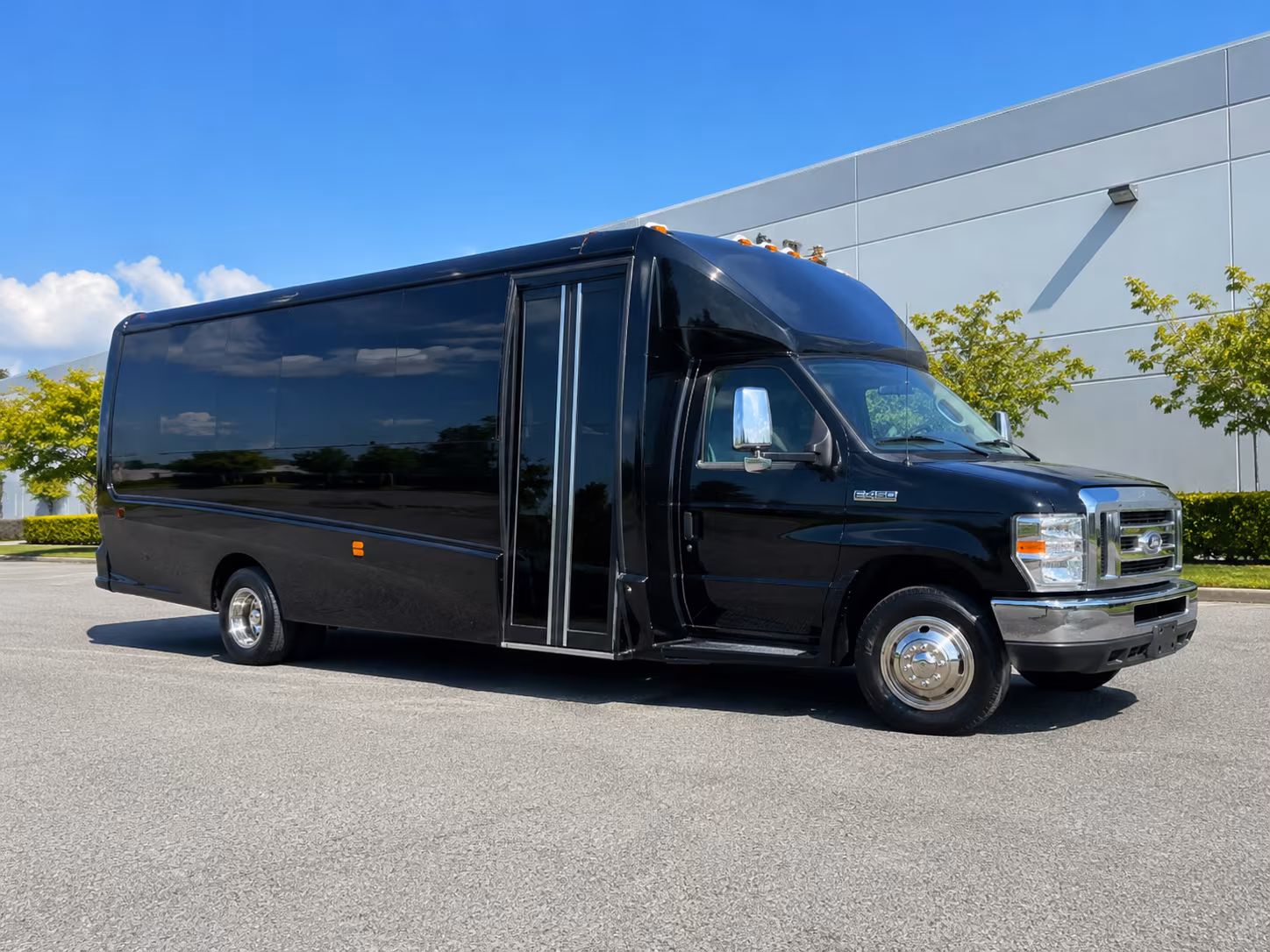 Sandy Springs Winery Tour & Pub Crawl Transportation